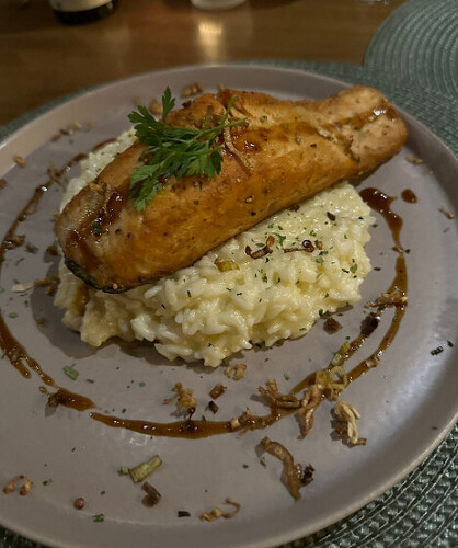 Onde comer alto do paraíso em Goiás?
