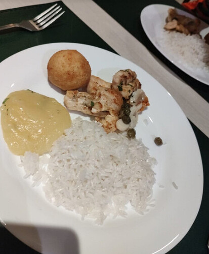 O que comer em Bonito à noite?