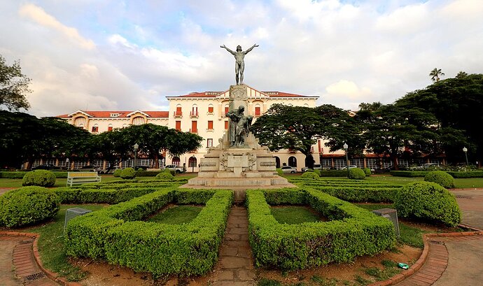 Praça Pedro Sanches - Poços de Caldas