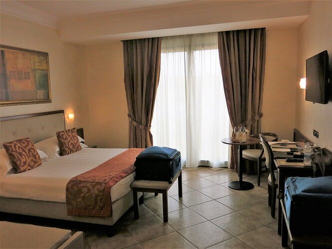 hotel-athena-quarto