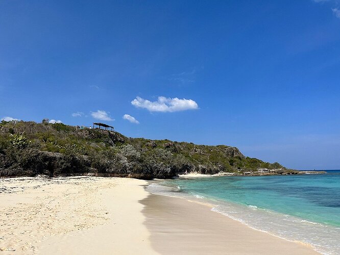 Playa Esmeralda - Holguin