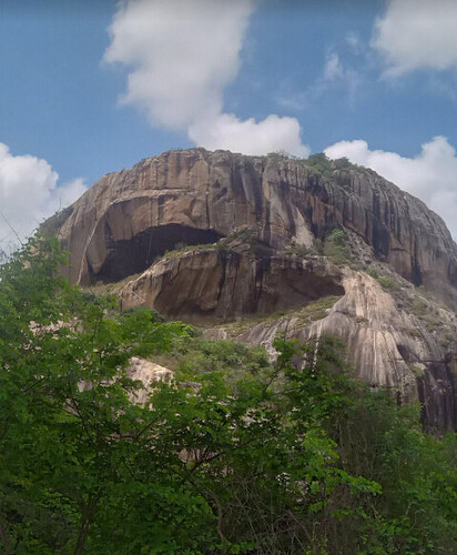 Paisagem  da Pedra da Boca, um dos destinos de natureza e aventura na Paraíba.