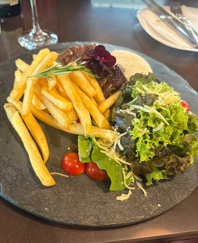 Restaurantes baratos na Rua Coberta em Gramado