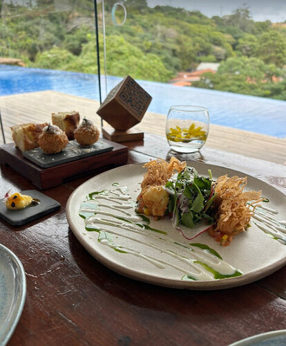 Qual o melhor restaurante em Búzios com vista para o mar?