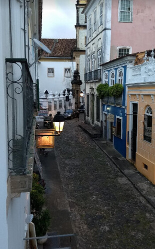 Onde encontrar hostel em Salvador com quarto individual?