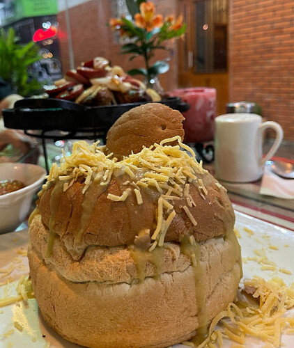 Restaurantes baratos na Rua Coberta em Gramado