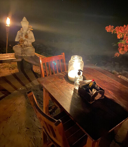 Como é a vida noturna em Fernando de Noronha?