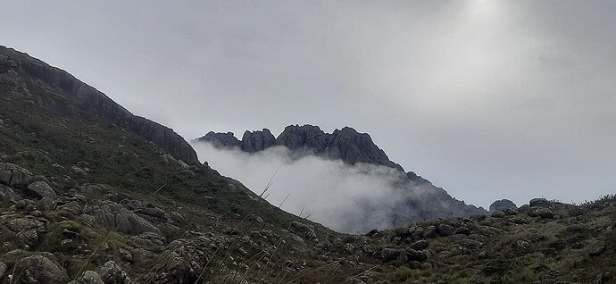 trilha pico das agulhas negras