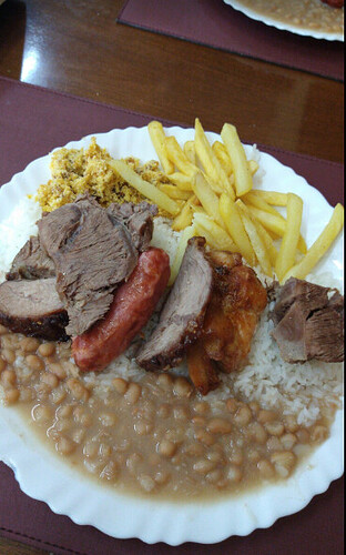 Qual o valor do almoço em Campos do Jordão?