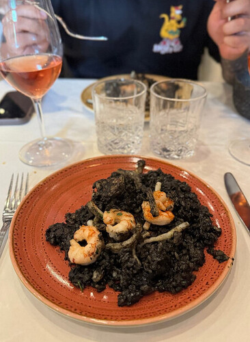 Quais restaurantes oferecem comida acessível na Recoleta?