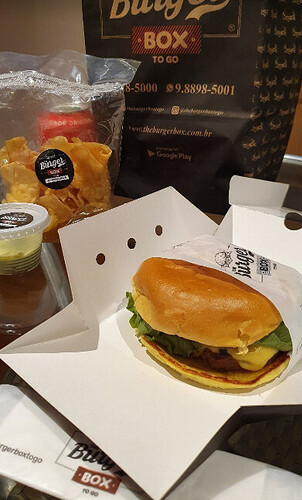 Quais restaurantes oferecem comida acessível em São José dos Campos?