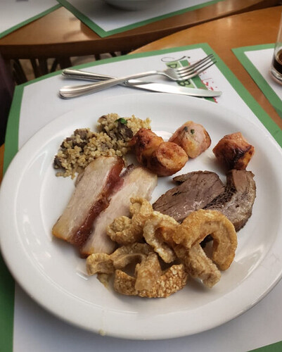 Onde comer em Olímpia à noite?