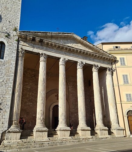 Templo de Minerva, Assis