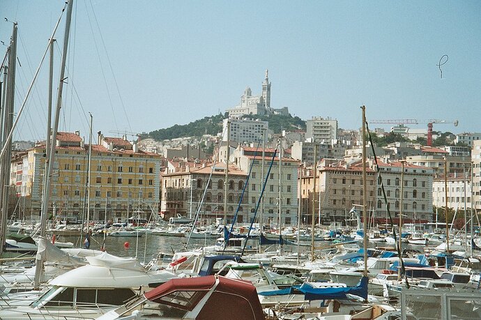 Cruzeiro com parada em Marselha