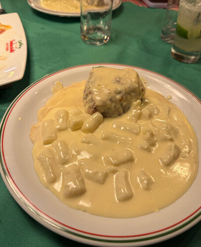 O que comer na rua coberta em Gramado?