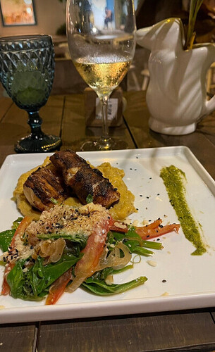 Quais restaurantes oferecem refeições acessíveis em São Miguel do Gostoso?