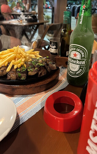 Quais são os restaurantes baratos em Cabo Branco?