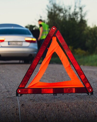 Triângulo de emergência para carros