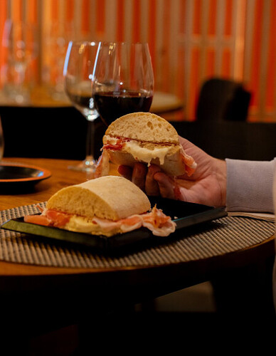 Quais são os restaurantes baratos em Angra do Heroísmo?