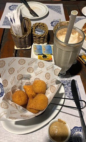 Quanto custa o café da manhã na Confeitaria Colombo em Copacabana?