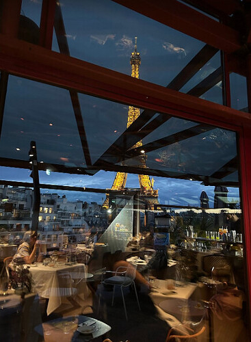 Onde jantar com vista para a Torre Eiffel?