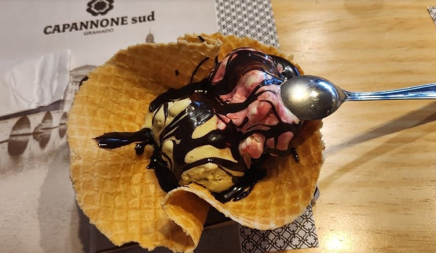 O que comer na rua coberta em Gramado?