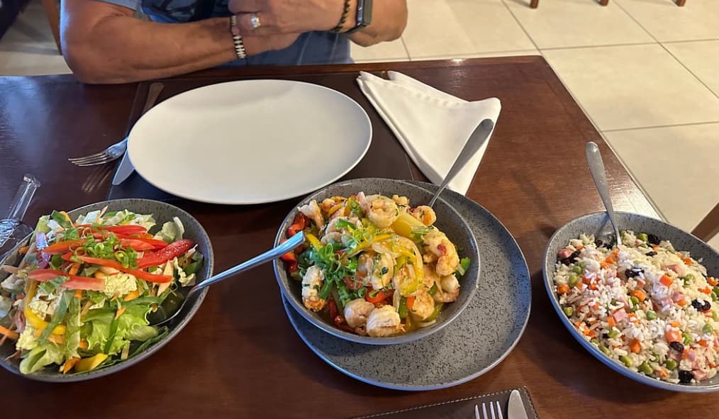 Quais são os restaurantes baratos em Cabo Branco?