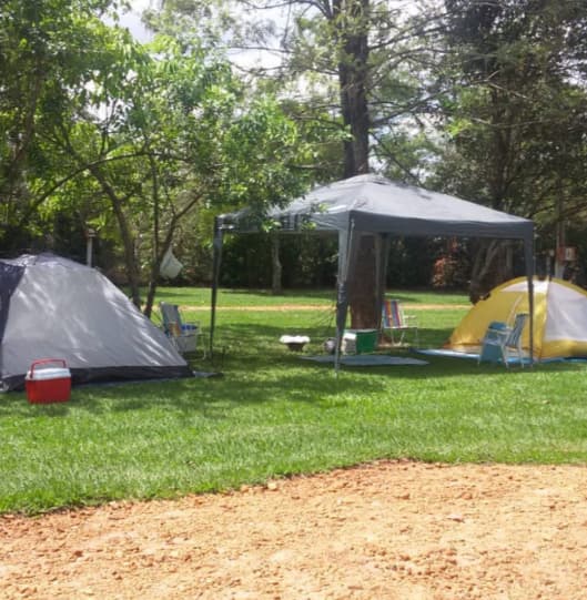 Onde posso acampar em Brotas?