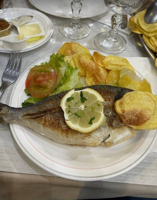 Quais são os restaurantes baratos em Santo Antônio de Lisboa?