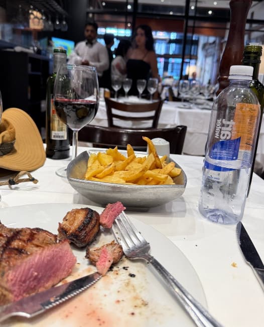 Quais restaurantes oferecem comida acessível na Recoleta?