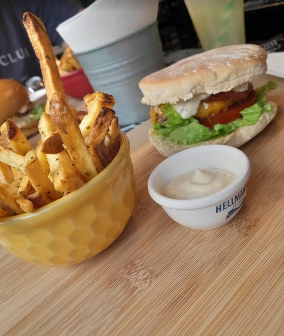 Onde encontrar restaurantes baratos em Leiria?