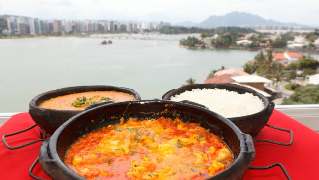 Quais são os pratos típicos do Espírito Santo que não posso deixar de experimentar?