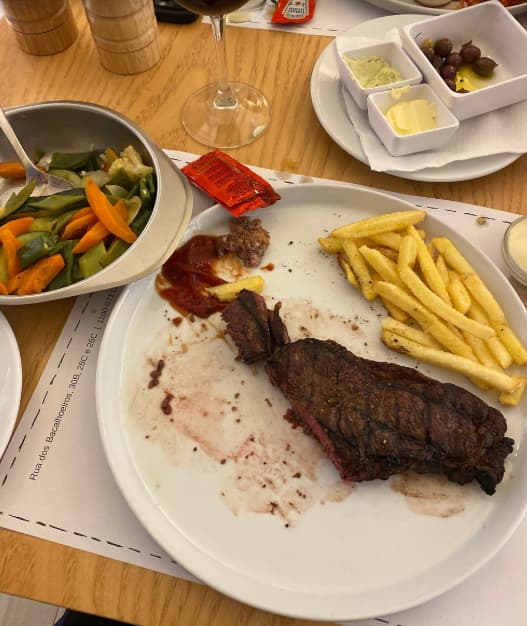 Quais são os restaurantes baratos em Santo Antônio de Lisboa?