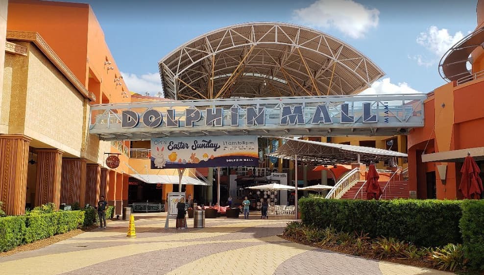 Onde fazer compras baratas em Miami? Tem algum outlet que vale a pena?