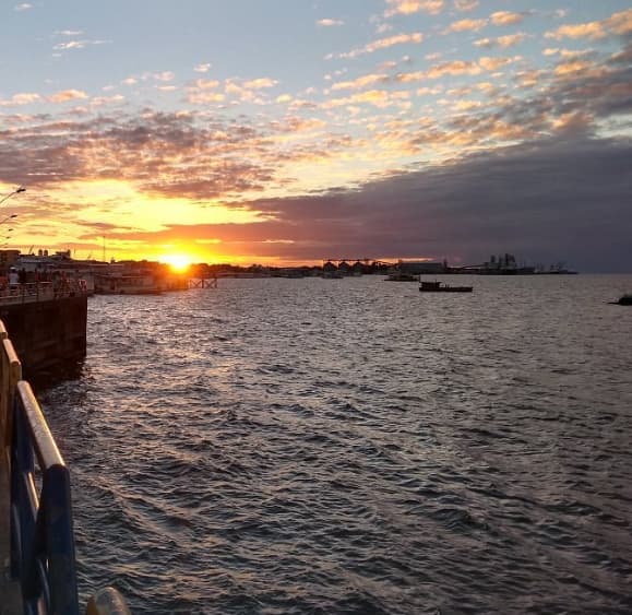 Tem passeio de barco para ver o encontro das águas em Santarém?