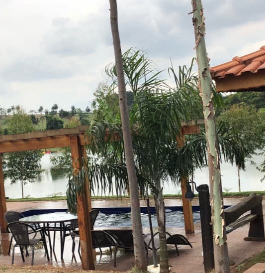 Onde posso acampar em Brotas?