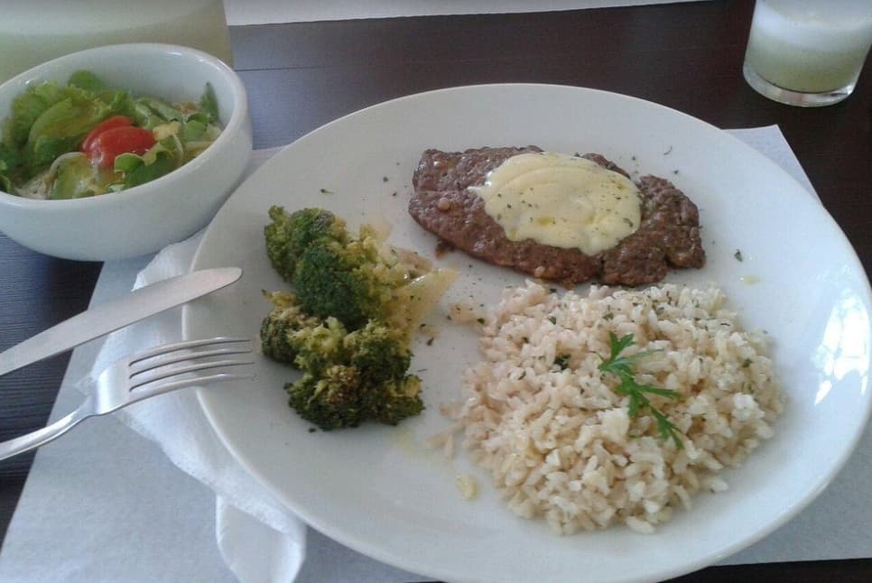 Quais são os restaurantes baratos em Americana?